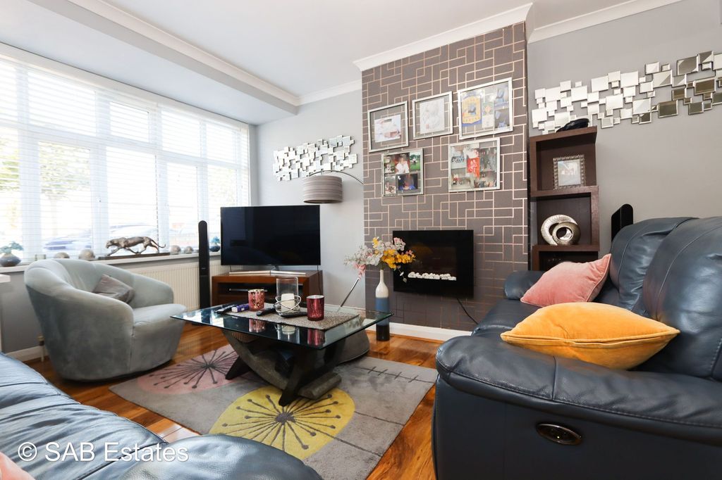 Property photo 3 of 19