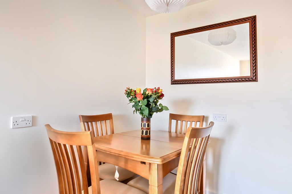 Property photo 3 of 16 Dining Room