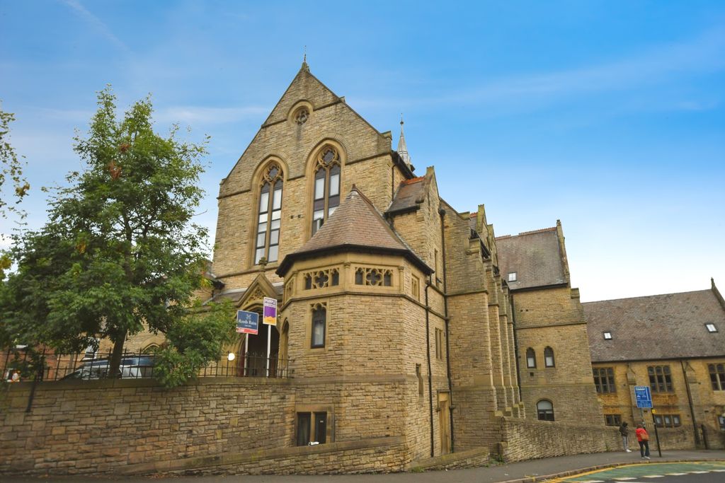 Property photo 2 of 15