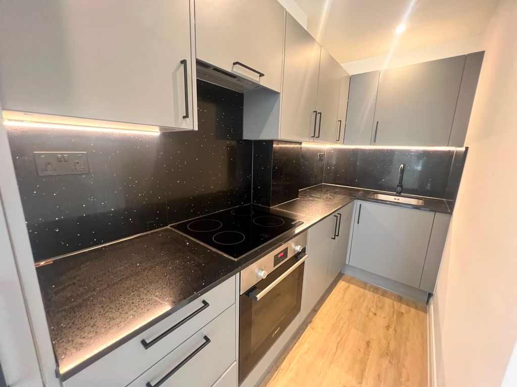 Property photo 1 of 6 Kitchen