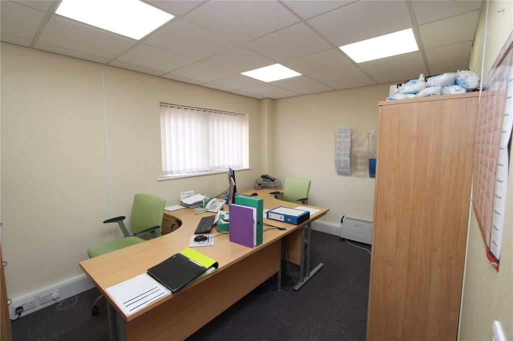 Property photo 3 of 4 Picture No. 04