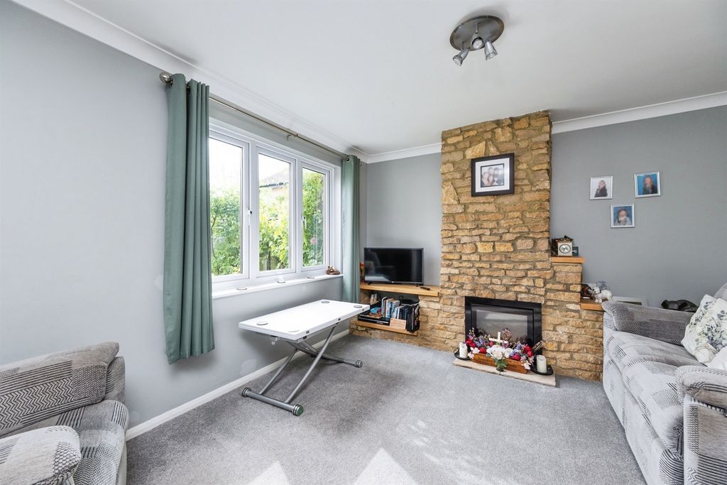 Property photo 2 of 16
