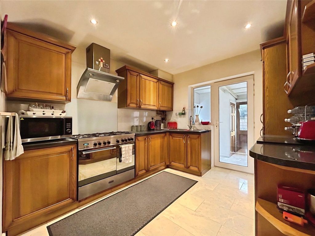 Property photo 2 of 15 Kitchen