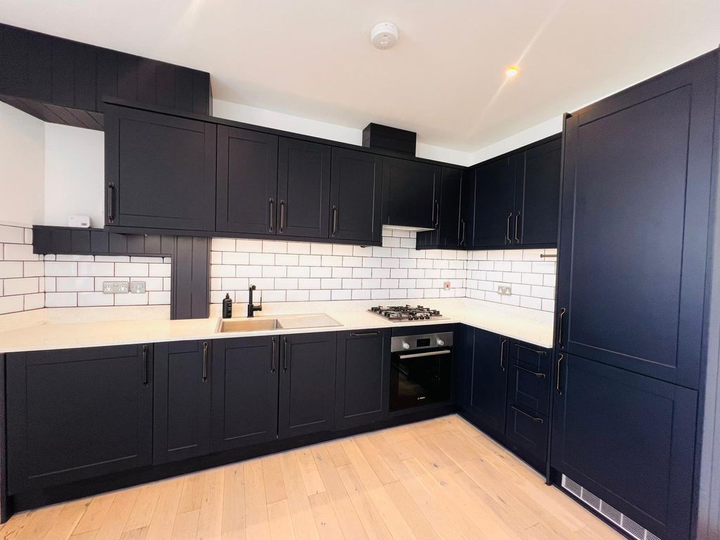 Property photo 1 of 8 Kitchen