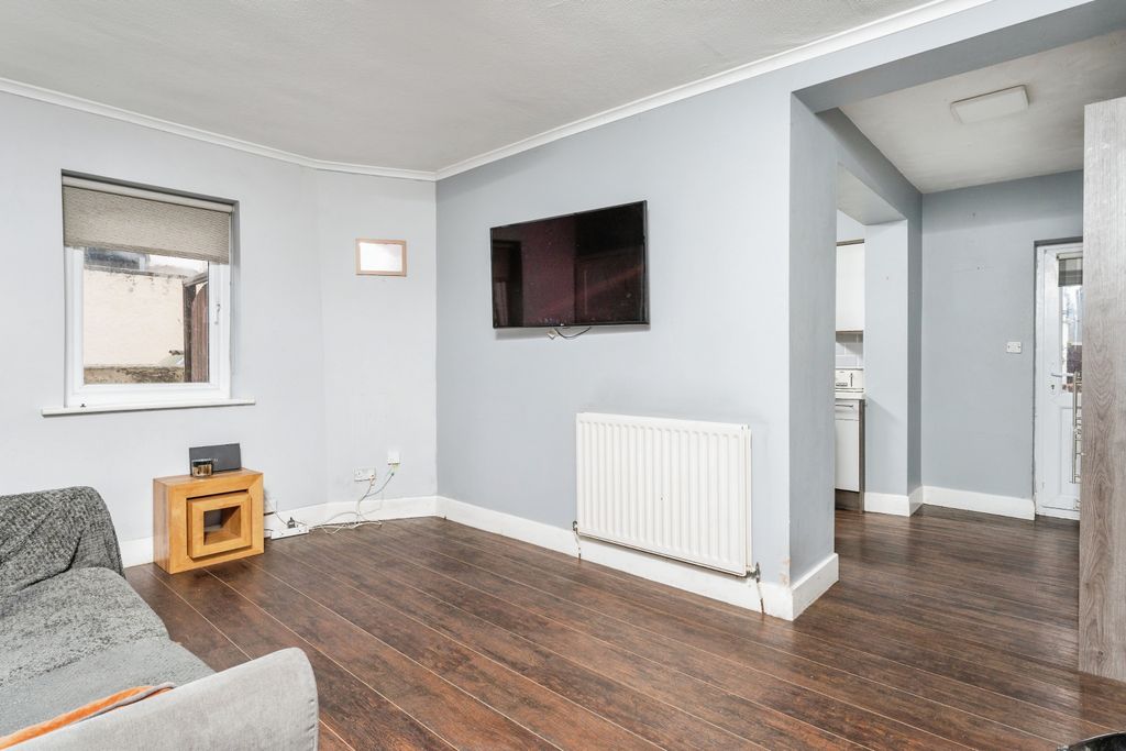 Property photo 3 of 17 Dining Room