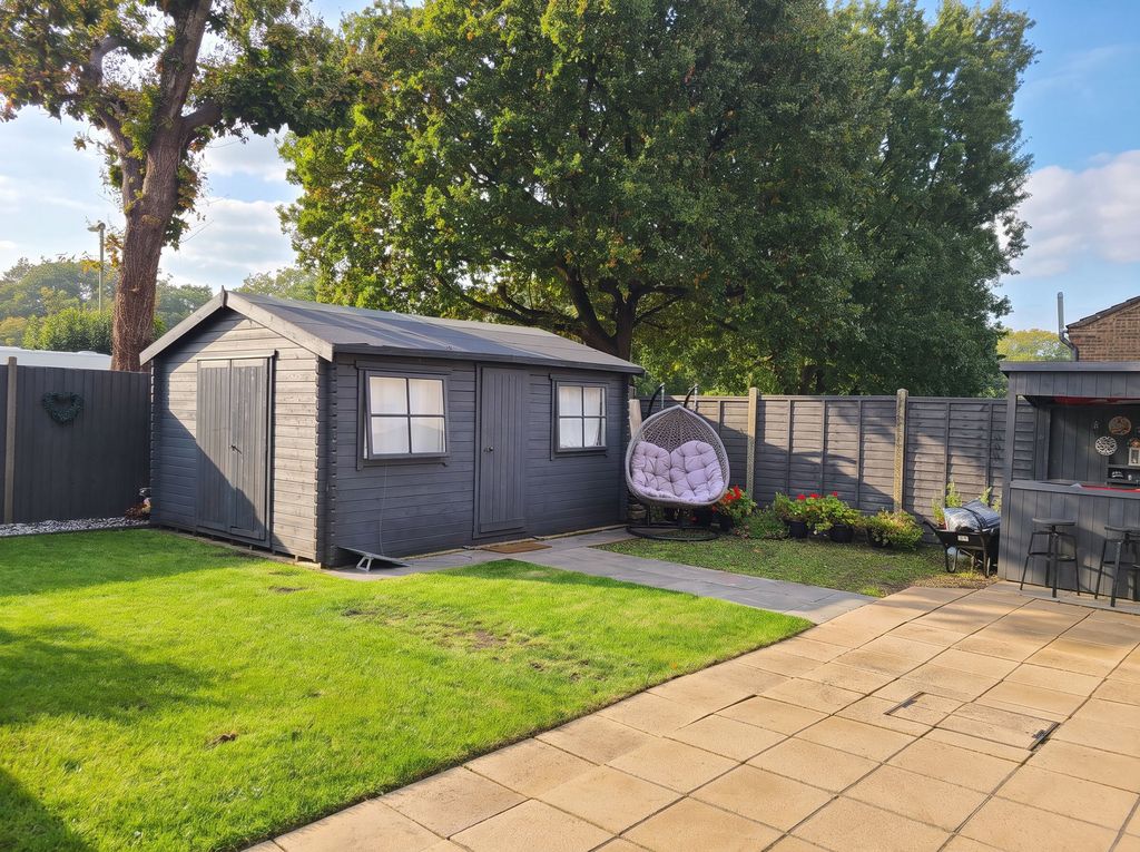 Property photo 2 of 21