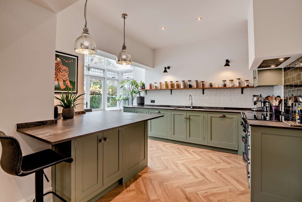 Property photo 2 of 23 Picture No. 21