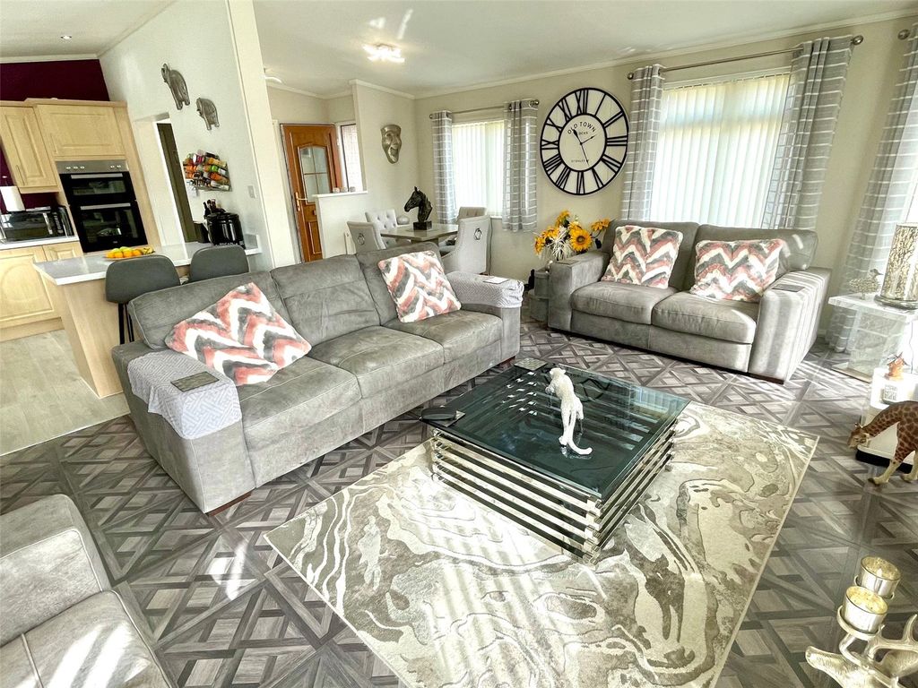 Property photo 2 of 21 Open Plan Living