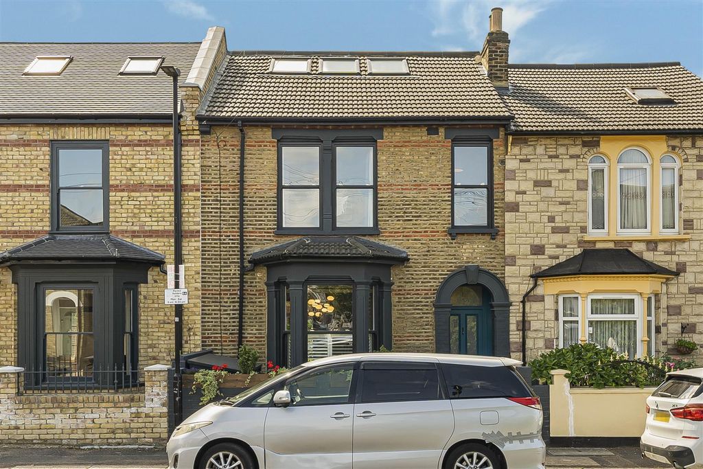 Property photo 1 of 47 1