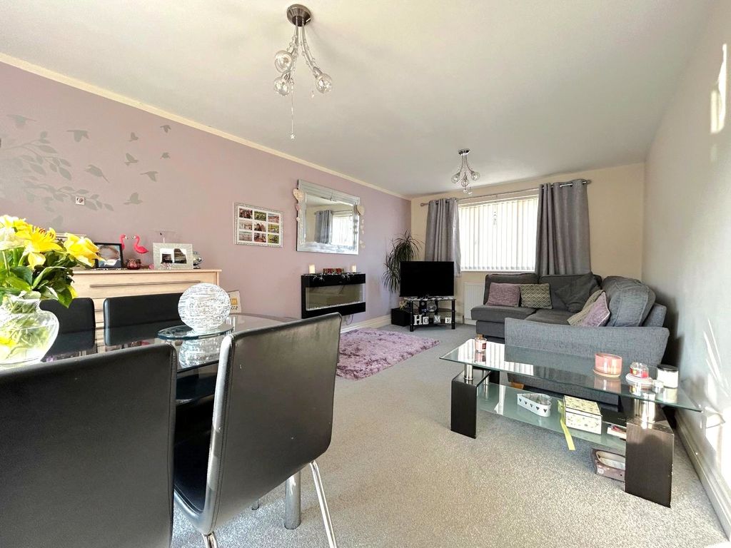 Property photo 3 of 13 Picture No. 11