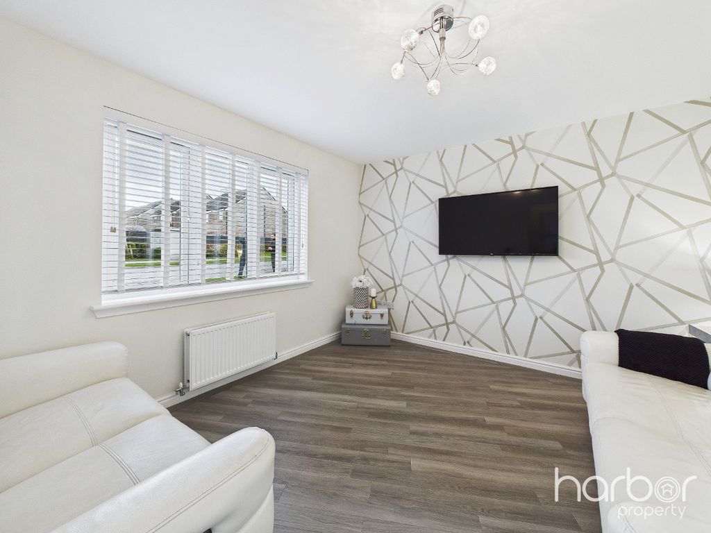 Property photo 3 of 21 4668864