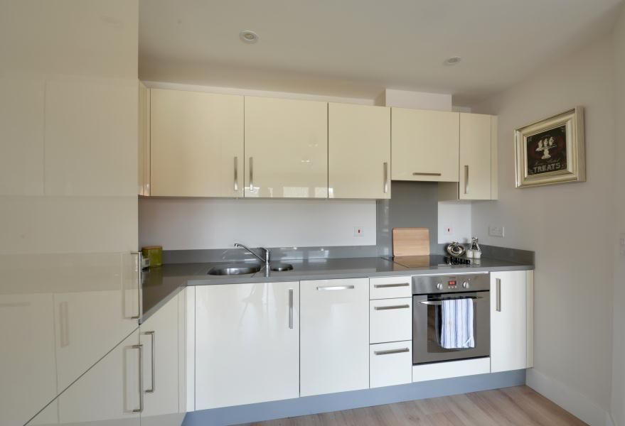 Property photo 3 of 8 E022c3d68d25Dba11d8065F893c87B3F (002)