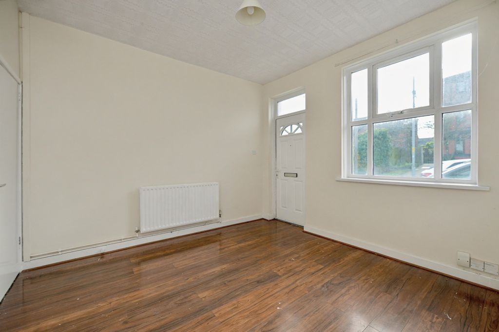 Property photo 3 of 18 74 Hollyhedge Lane, Walsall, Ws2 8Pz