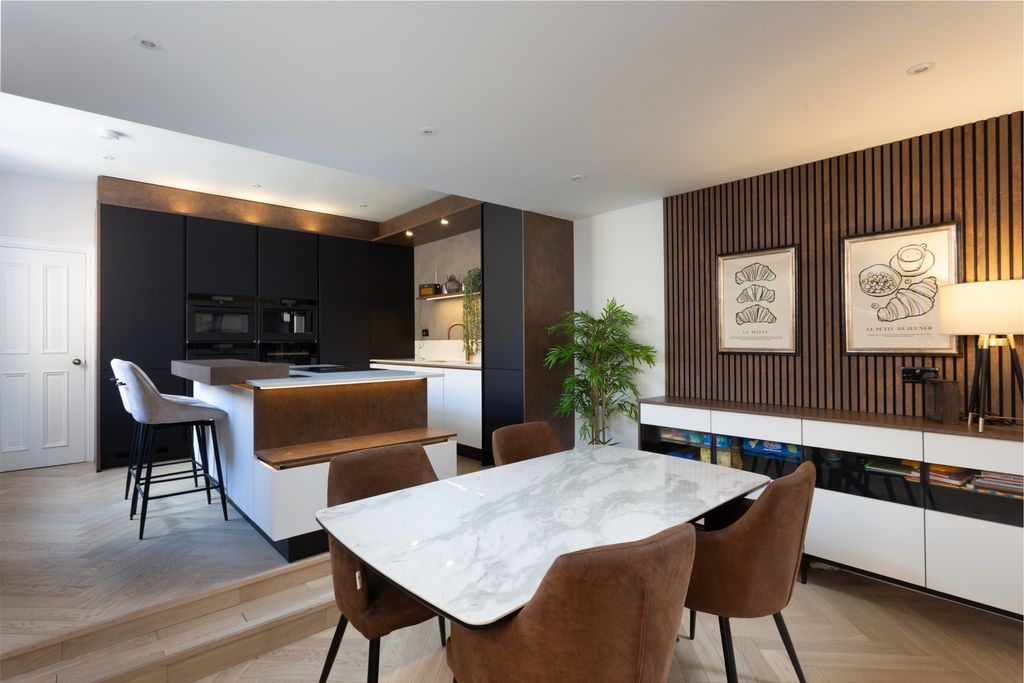 Property photo 1 of 17 Kitchen/Dining Room