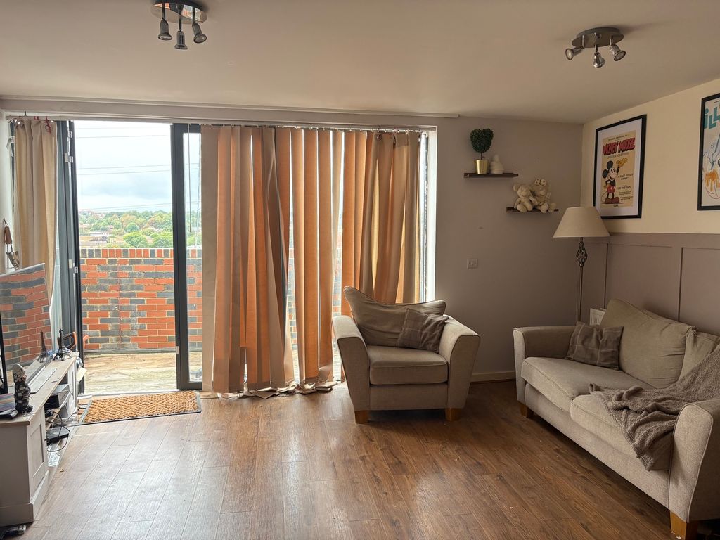 Property photo 1 of 7 82 Townhall Living Room.Jpg