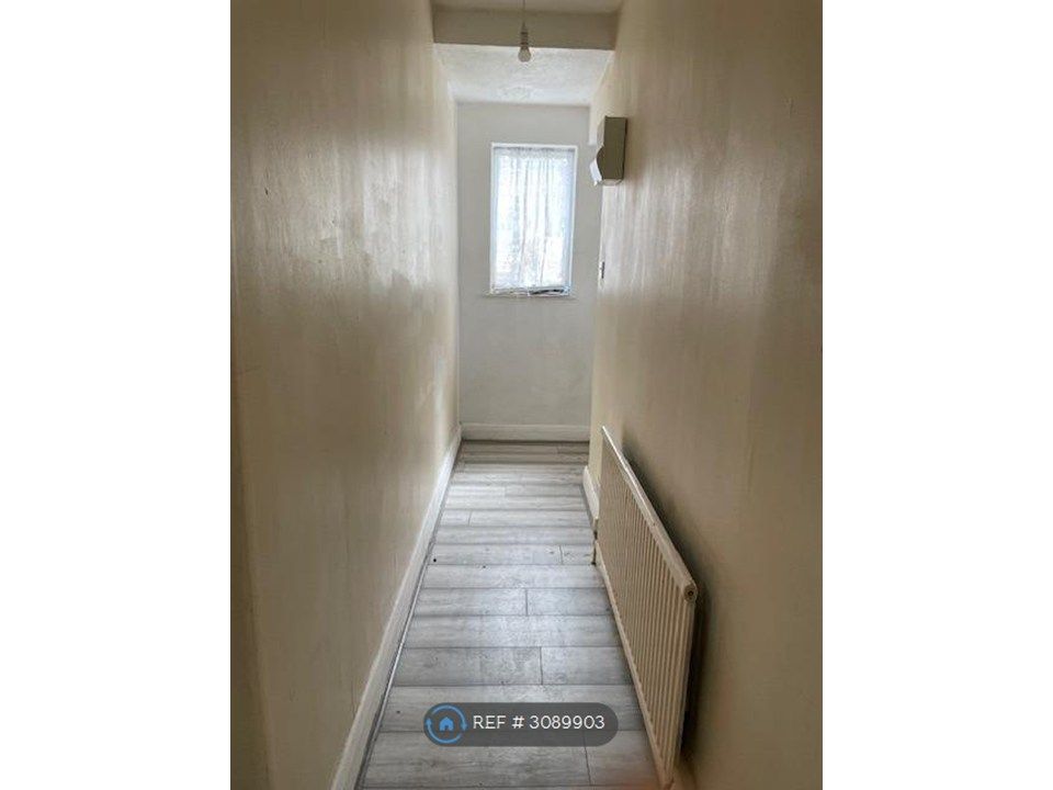 Property photo 2 of 3