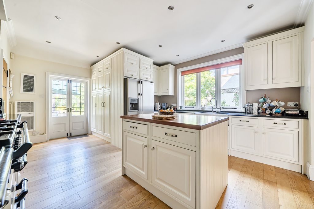 Property photo 2 of 29 1466544-2-6A15Baa...
