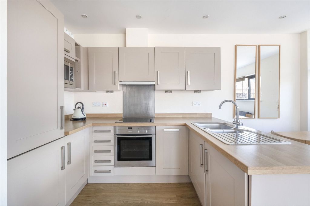 Property photo 2 of 14 Kitchen