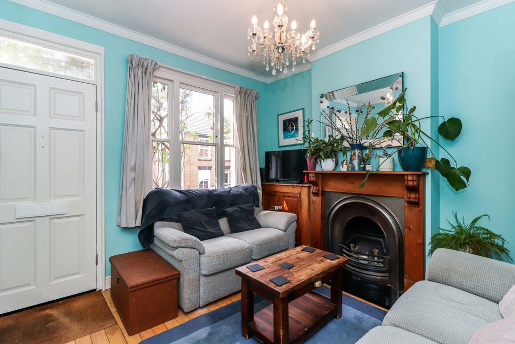 Property photo 2 of 15 Sitting Room