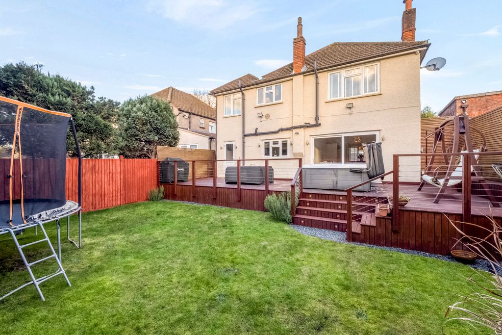 Property photo 3 of 35 Picture No. 32