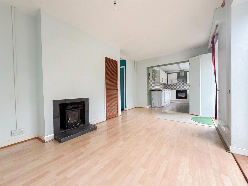 Property photo 3 of 19 4-3c01A21E-2Deb-4c42-A193-2612d343Acad.Jpg