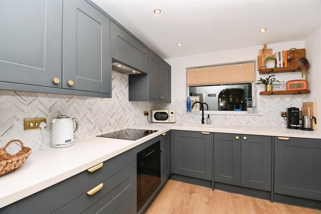 Property photo 3 of 17 83dc7dc3-U 20 2859 29.Jpg