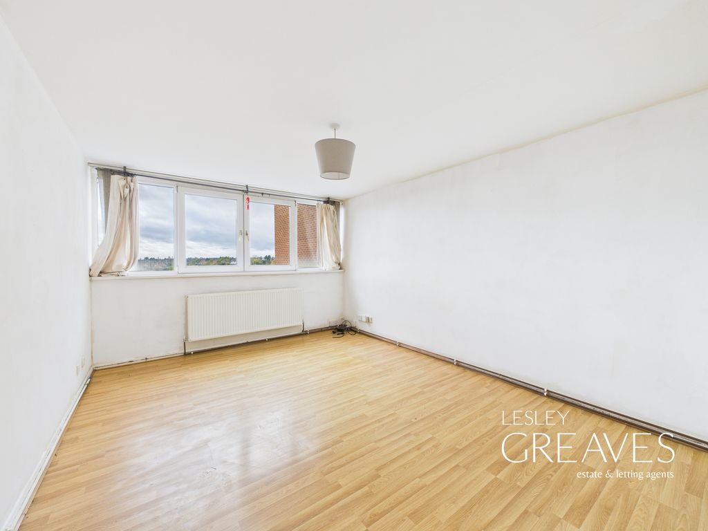 Property photo 3 of 9 Living Room