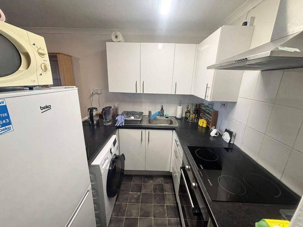 Property photo 2 of 5 Kitchen