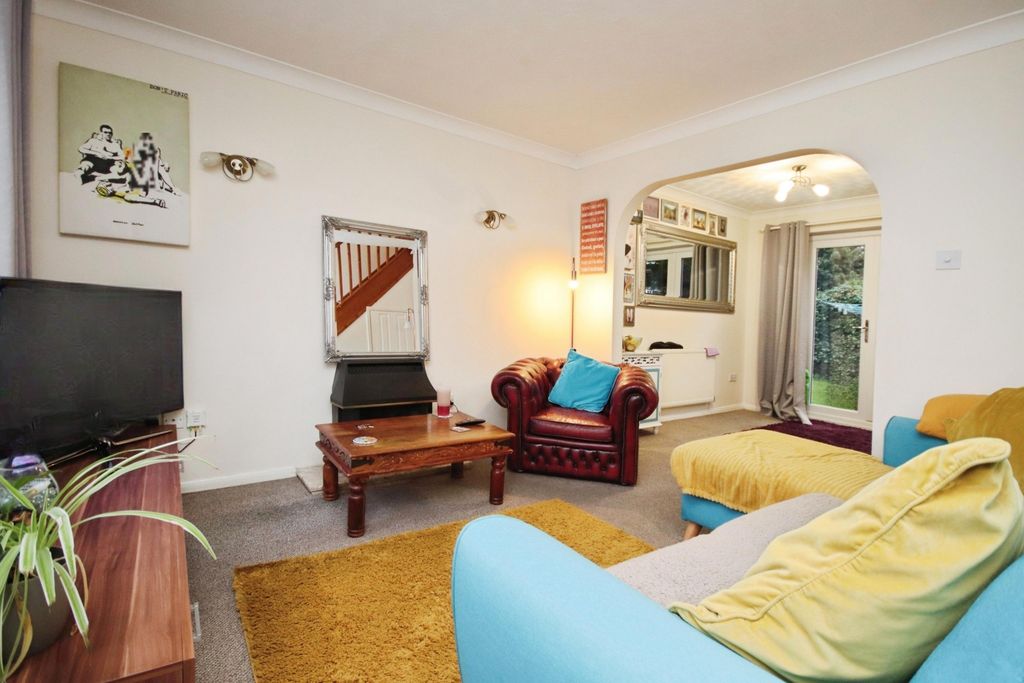 Property photo 3 of 9