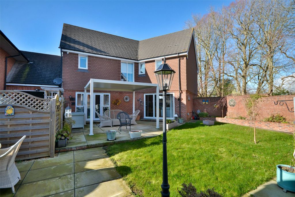 Property photo 2 of 32 Picture No. 30