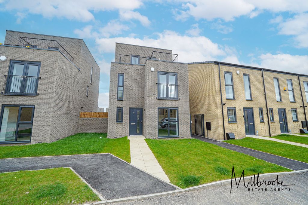 Property photo 1 of 28