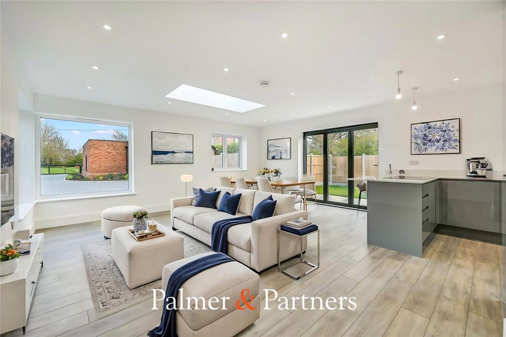 Property photo 2 of 17 Picture No. 21