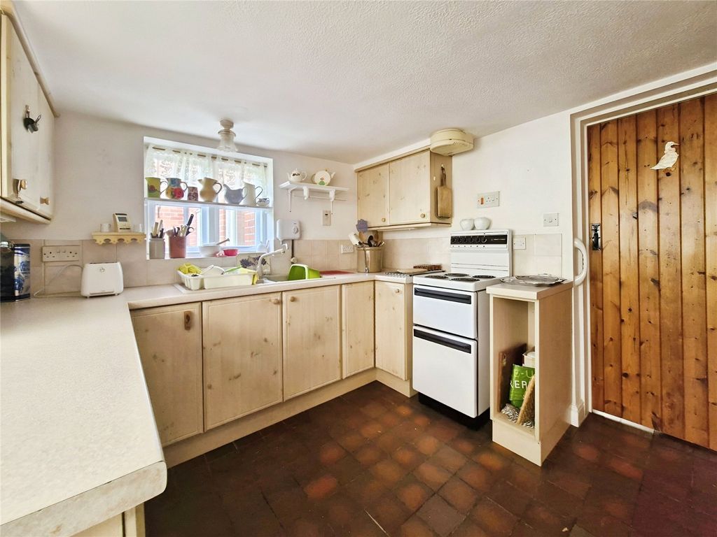 Property photo 2 of 19 Picture No. 33