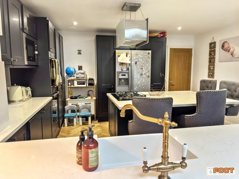 Property photo 3 of 19 Photo 9