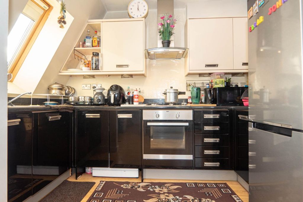 Property photo 3 of 15 Kitchen