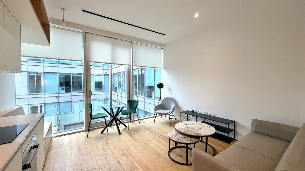 Property photo 1 of 17 Living Room