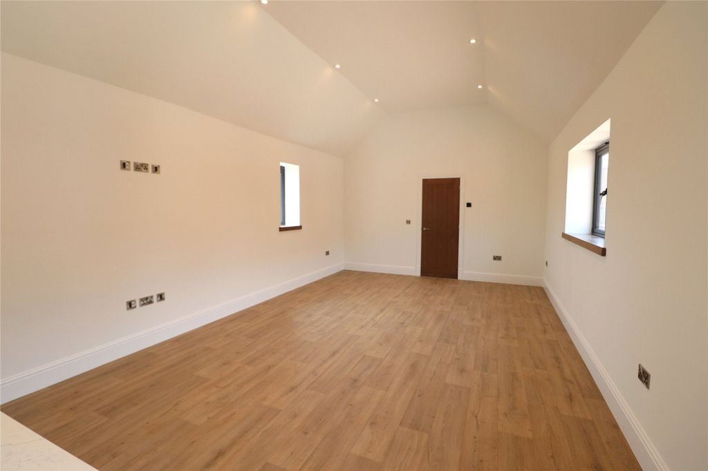 Property photo 3 of 15 Picture No. 19