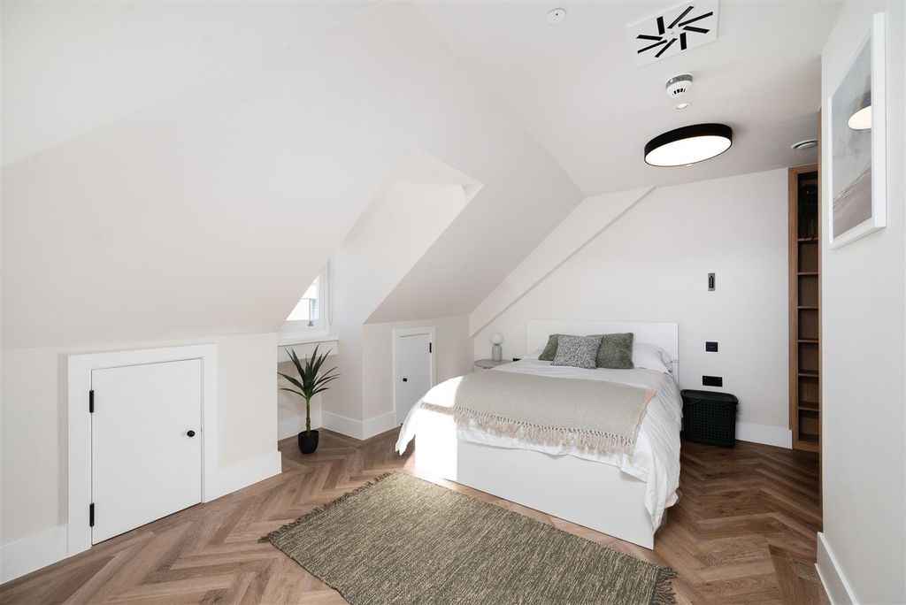 Property photo 1 of 11 P04.Jpg