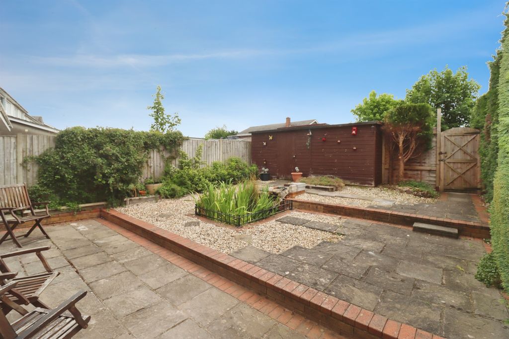 Property photo 2 of 19