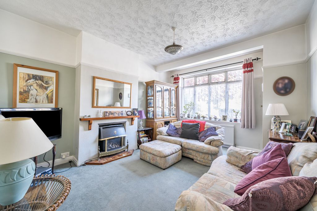 Property photo 2 of 17 1345774-7-68B1E3B...