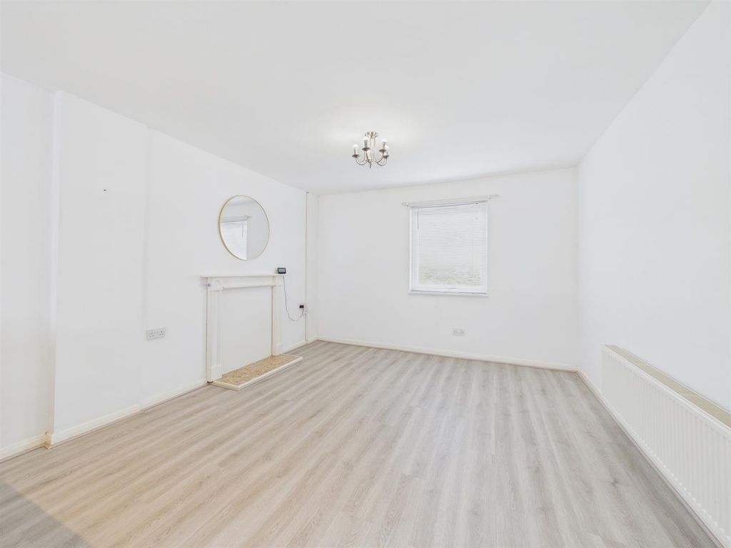 Property photo 3 of 9 L/K/D