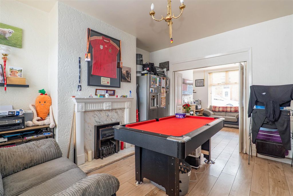 Property photo 3 of 17 Dining Room