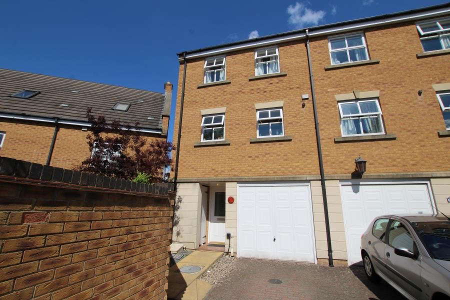 Property photo 1 of 11