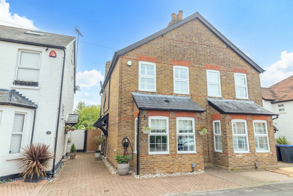 Property photo 1 of 25