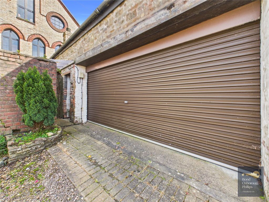 Property photo 3 of 22 Picture No. 47