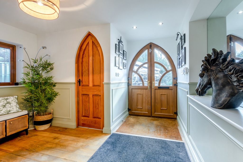 Property photo 3 of 49