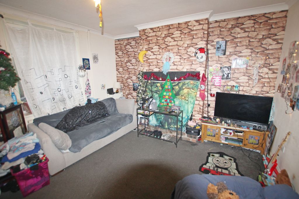 Property photo 2 of 7 2