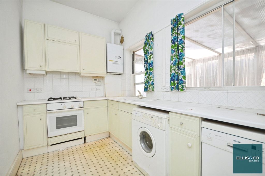Property photo 1 of 9 Picture No. 28