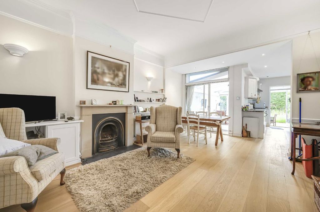 Property photo 2 of 7