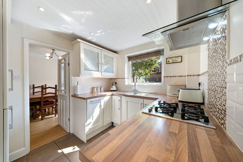 Property photo 2 of 42